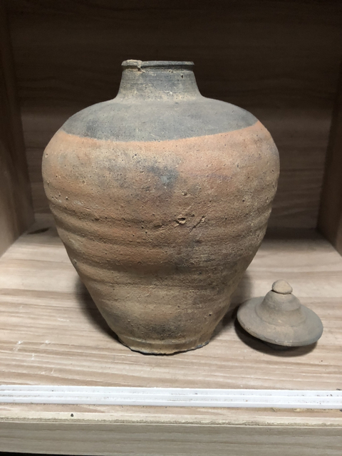 古玩陶瓷灰陶加朱瓶拍賣,當前價格588元