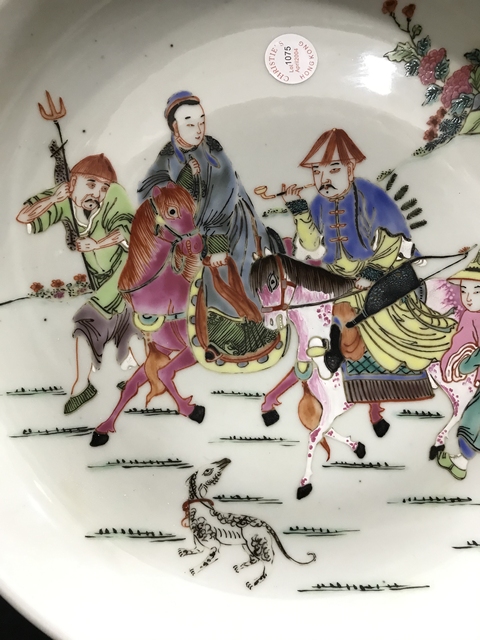 域鉴古玩】雍正粉彩人物纹盘拍卖价格/图片/值多少钱