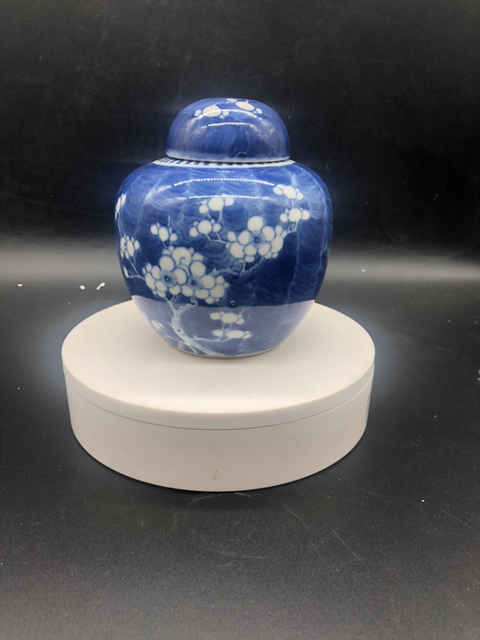 古玩陶瓷青花冰梅紋蓋罐拍賣,當前價格1999元