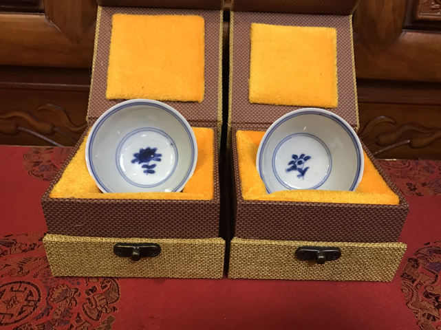 古玩陶瓷清康熙精品“花卉洞石”主人杯一對拍賣，當前價格1999元