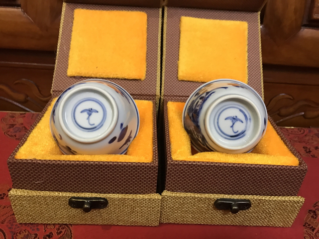 古玩陶瓷清康熙精品“花卉洞石”主人杯一對拍賣，當前價格1999元