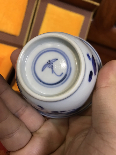 古玩陶瓷清康熙精品“花卉洞石”主人杯一對拍賣，當前價格1999元