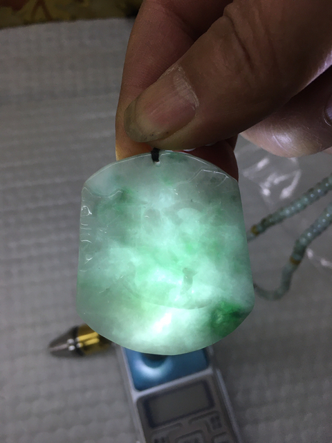 古玩玉器山水牌子拍賣,當前價格580元