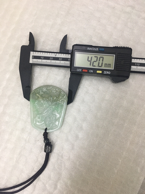 古玩玉器人物牌子拍賣，當前價格120元