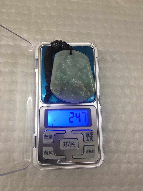 古玩玉器人物牌子拍賣，當前價格120元