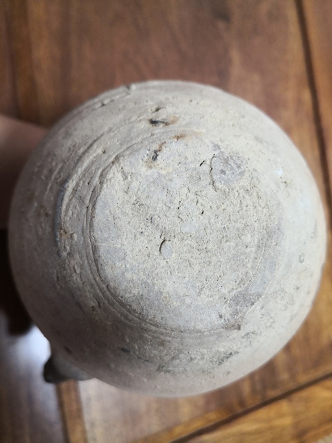 古玩陶瓷執(zhí)壺拍賣，當(dāng)前價格0元