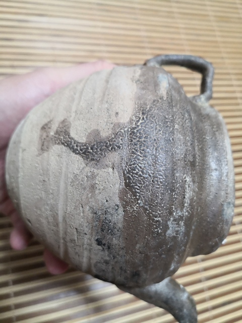 古玩陶瓷執(zhí)壺拍賣，當(dāng)前價格0元