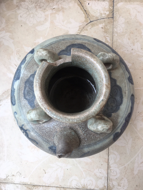 古玩陶瓷（明末清初）·哥釉龍紋提梁壺特大號拍賣，當前價格0元