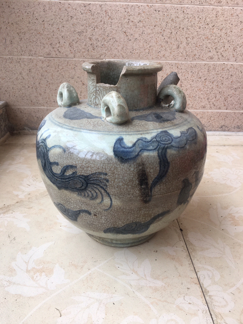 古玩陶瓷（明末清初）·哥釉龍紋提梁壺特大號拍賣，當前價格0元