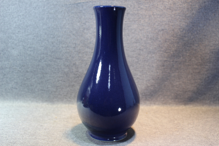 古玩陶瓷建國初期1959年祭藍(lán)釉玉壺春賞瓶，距今70年歷史拍賣，當(dāng)前價格1999元