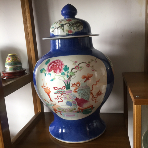 古玩陶瓷清光緒灑藍釉開光粉彩博古清供花鳥紋將軍蓋拍賣，當前價格38000元