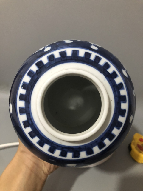 古玩陶瓷青花留白冰梅紋罐拍賣，當前價格1999元