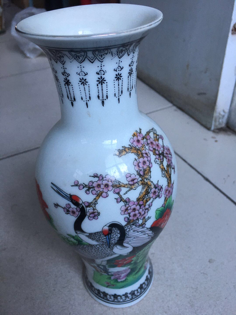 古玩陶瓷牡丹梅花仙鶴紋觀音瓶拍賣,當前價格1100元