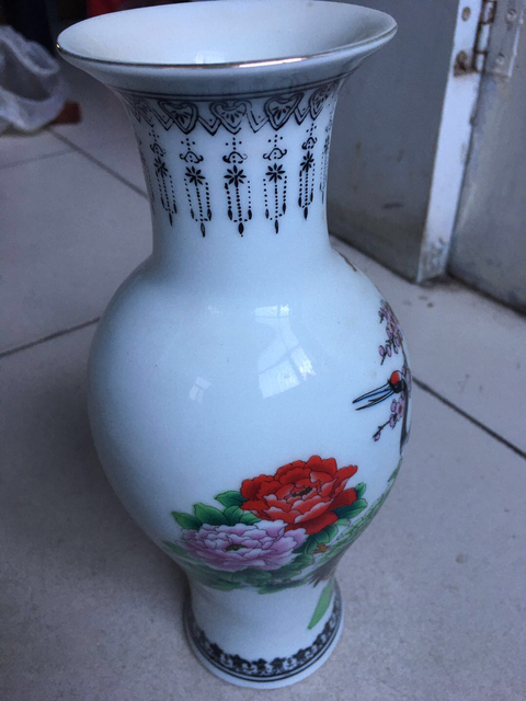 古玩陶瓷牡丹梅花仙鶴紋觀音瓶拍賣,當前價格1100元