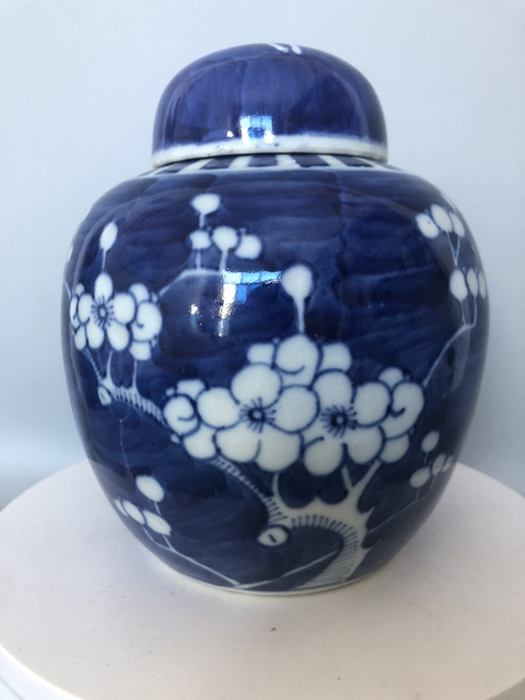 古玩陶瓷青花留白冰梅紋罐拍賣，當(dāng)前價(jià)格1999元