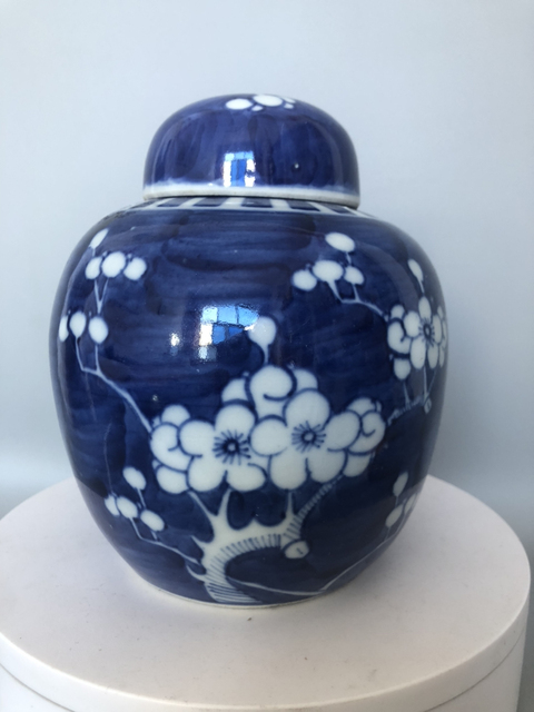 古玩陶瓷青花留白冰梅紋罐拍賣，當(dāng)前價(jià)格1999元