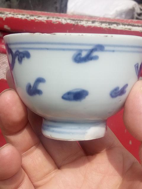古玩陶瓷明代晚期青花草龍紋杯,雞缸杯有人見過青花漂亮青花款公雞款,見的人很少啊!拍賣,當前價格17999元