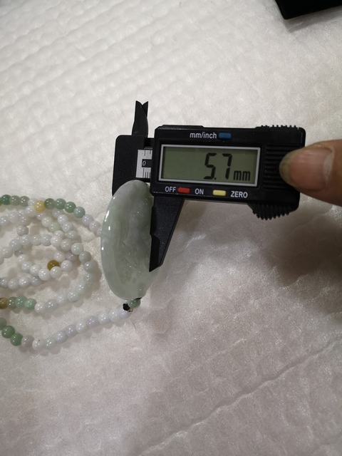 古玩玉器山水牌子拍賣,當前價格580元