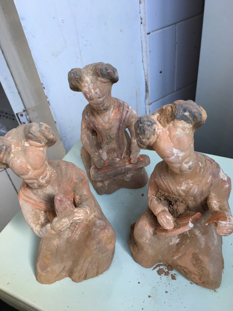 古玩陶瓷【兩晉南北朝】彩繪陶宮廷伎樂俑（博物館級藏品）拍賣，當前價格22600元