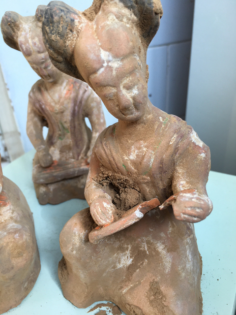 古玩陶瓷【兩晉南北朝】彩繪陶宮廷伎樂俑（博物館級藏品）拍賣，當前價格22600元