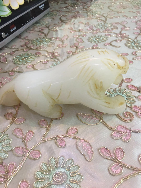古玩玉器玉虎拍賣，當(dāng)前價(jià)格11000元