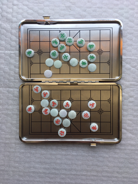 古玩玉器翡翠象棋拍賣，當前價格1550元