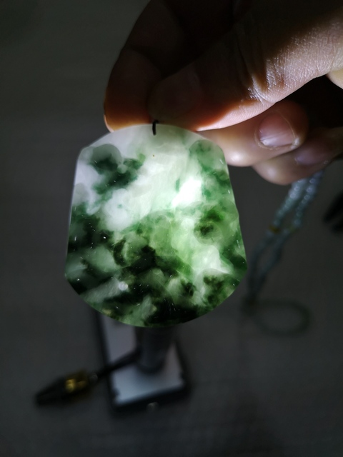 古玩玉器山水牌子拍賣,當前價格680元