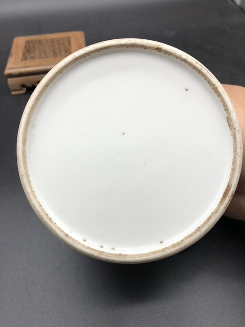 古玩陶瓷粉彩人物缸拍賣，當前價格2000元
