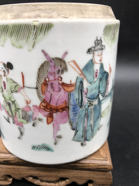 古玩陶瓷粉彩人物缸拍賣，當前價格2000元