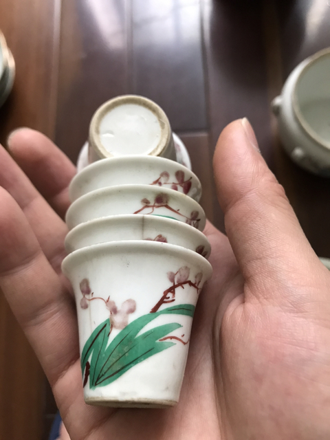 古玩陶瓷1個明代青花杯,4民國馬蹄杯,1個民國粥罐拍賣,當前價格298元