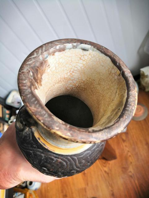 古玩陶瓷哥釉青花獅子滾繡球紋雙耳瓶拍賣,當前價格500元