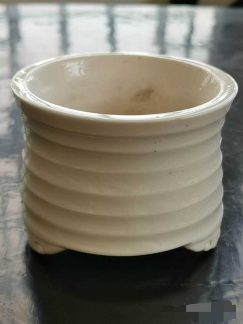 古玩陶瓷三足筒式爐拍賣,當前價格3988元