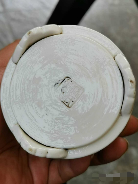 古玩陶瓷三足筒式爐拍賣,當前價格3988元