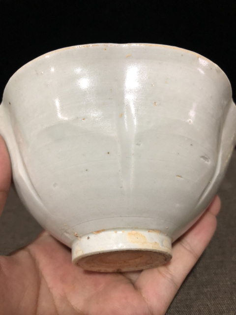 古玩陶瓷宋代白釉六瓣出筋花口碗(館藏級精品)拍賣,當前價格16800元