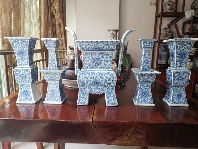 古玩陶瓷青花五供拍賣,當前價格25000元