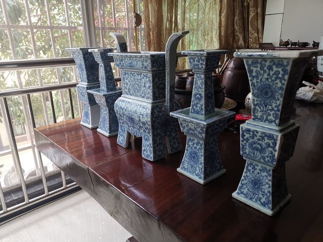 古玩陶瓷青花五供拍賣,當前價格25000元