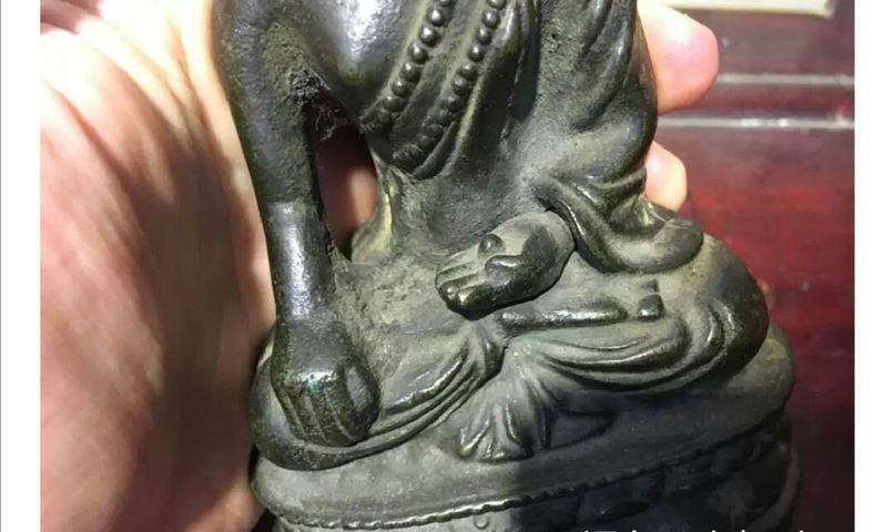 古玩銅器清中期～佛像拍賣，當(dāng)前價(jià)格18888元