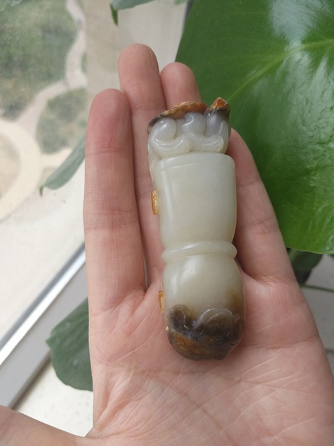 古玩玉器和田玉金皮籽料長(zhǎng)壽掛件拍賣,當(dāng)前價(jià)格1000元