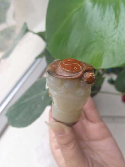 古玩玉器和田玉金皮籽料長(zhǎng)壽掛件拍賣,當(dāng)前價(jià)格1000元