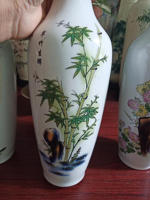 古玩陶瓷梅蘭竹菊拍賣,當前價格236元