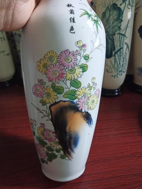 古玩陶瓷梅蘭竹菊拍賣,當前價格236元