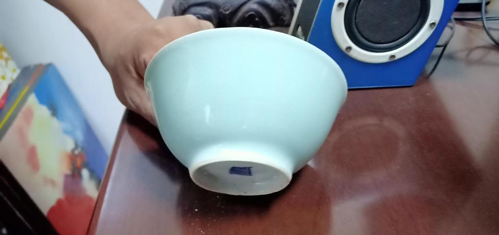 古玩陶瓷《清中期》豆青釉碗拍賣,當前價格680元