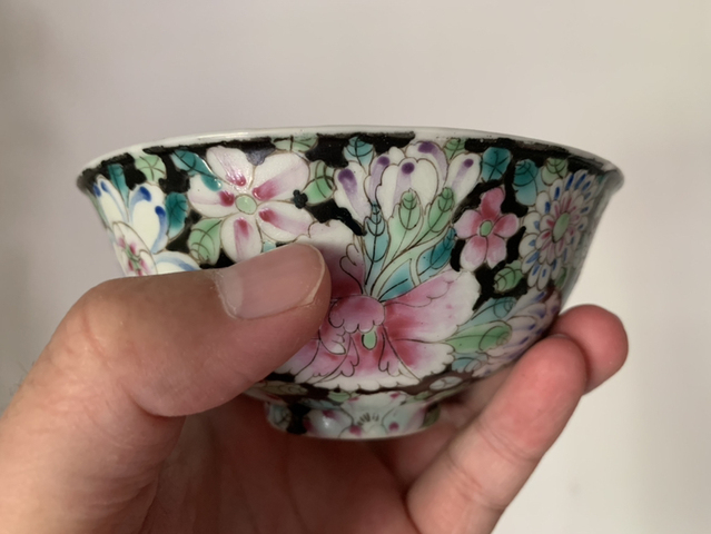 古玩陶瓷民國 墨地粉彩百花不露地碗 一對(duì)拍賣,當(dāng)前價(jià)格268元