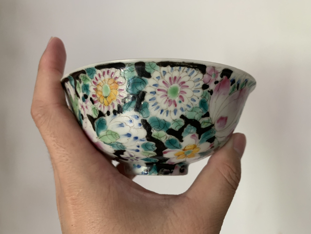 古玩陶瓷民國 墨地粉彩百花不露地碗 一對(duì)拍賣,當(dāng)前價(jià)格268元
