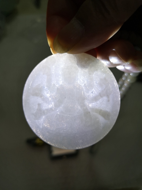 古玩玉器千手觀音圓牌拍賣,當前價格858元