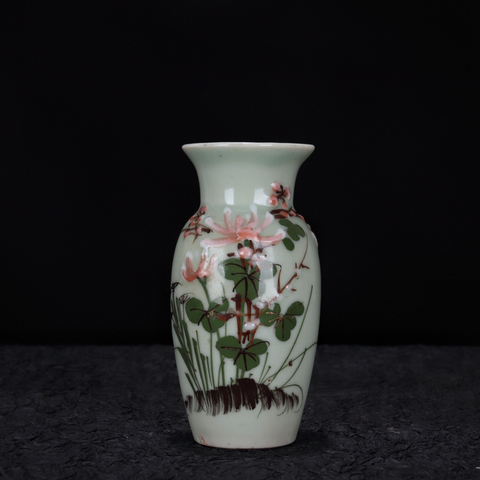 古玩陶瓷劉彭25期:晚清-豆青釉花卉紋賞瓶拍賣，當前價格2368元