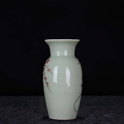 古玩陶瓷劉彭25期:晚清-豆青釉花卉紋賞瓶拍賣，當前價格2368元