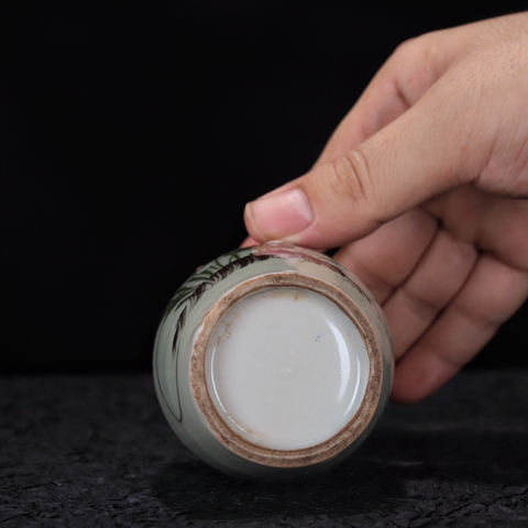 古玩陶瓷劉彭25期:晚清-豆青釉花卉紋賞瓶拍賣，當前價格2368元