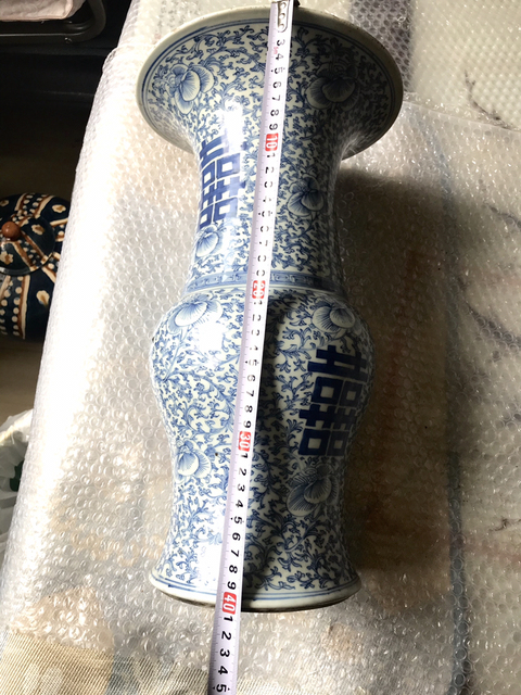古玩陶瓷清中期青花纏枝蓮紋囍字花觚(精品)拍賣,當前價格12000元