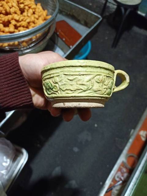 古玩陶瓷明磁州窯模印蓮花紋把杯一對拍賣，當前價格3800元